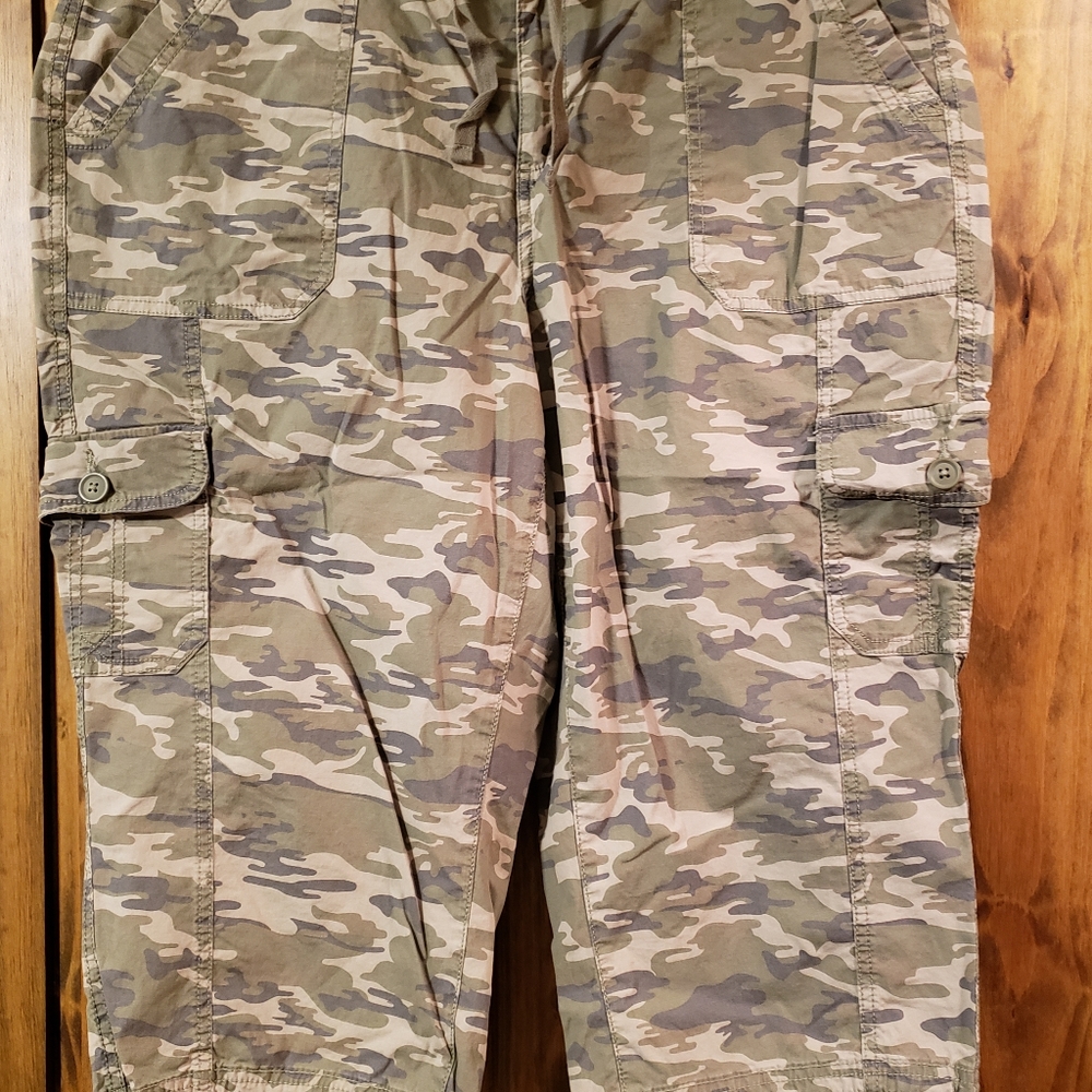 Camo St John's Bay capri